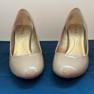 Bandolino 8.5M nude heels